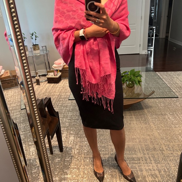 Wool and silk scarf - Picture 4 of 6